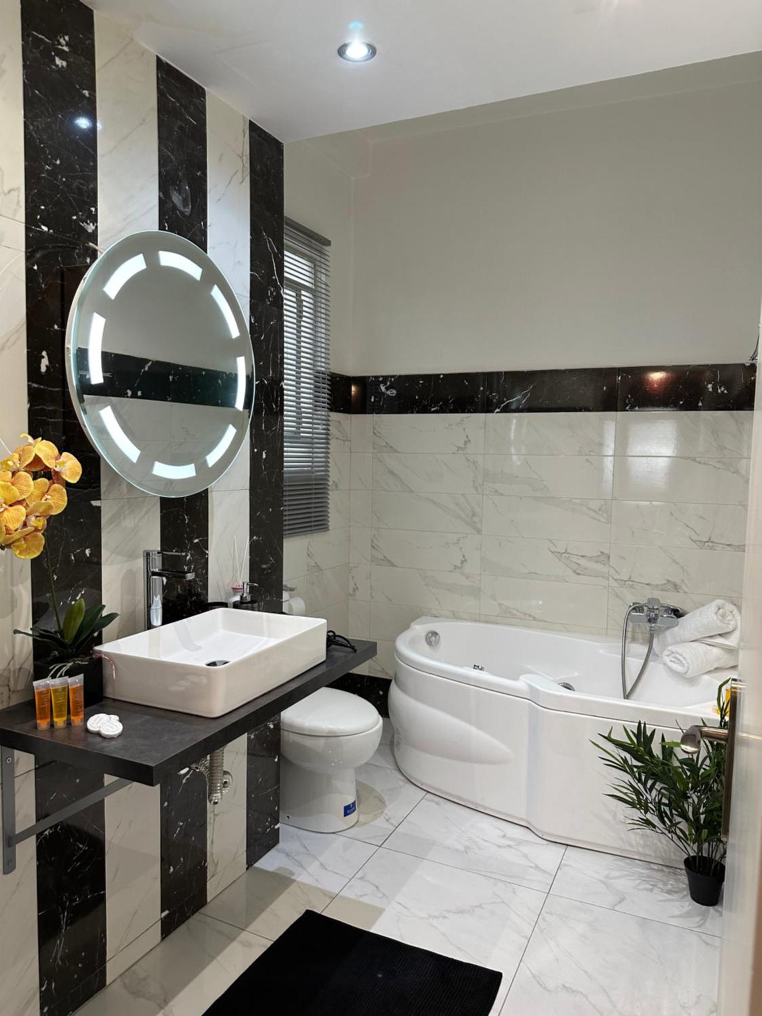 2 Bd Apt In Syntagma With Acropolis View Ateny Zewnętrze zdjęcie